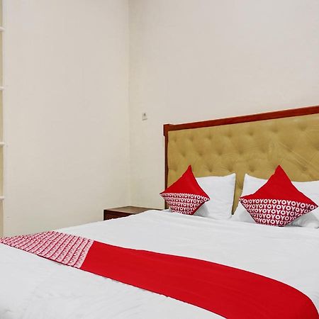 Oyo 90702 Wisma Tobana Kebayoran Mencil Zewnętrze zdjęcie