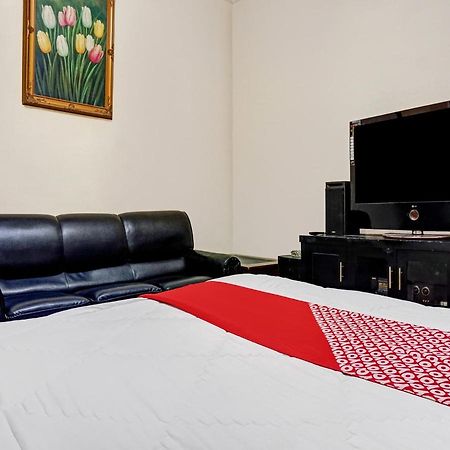 Oyo 90702 Wisma Tobana Kebayoran Mencil Zewnętrze zdjęcie