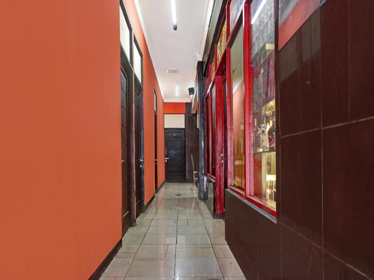 Oyo 90702 Wisma Tobana Kebayoran Mencil Zewnętrze zdjęcie