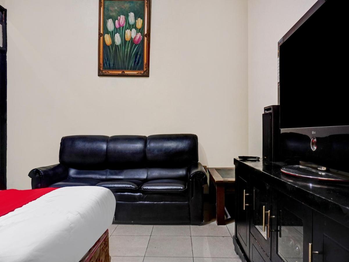 Oyo 90702 Wisma Tobana Kebayoran Mencil Zewnętrze zdjęcie