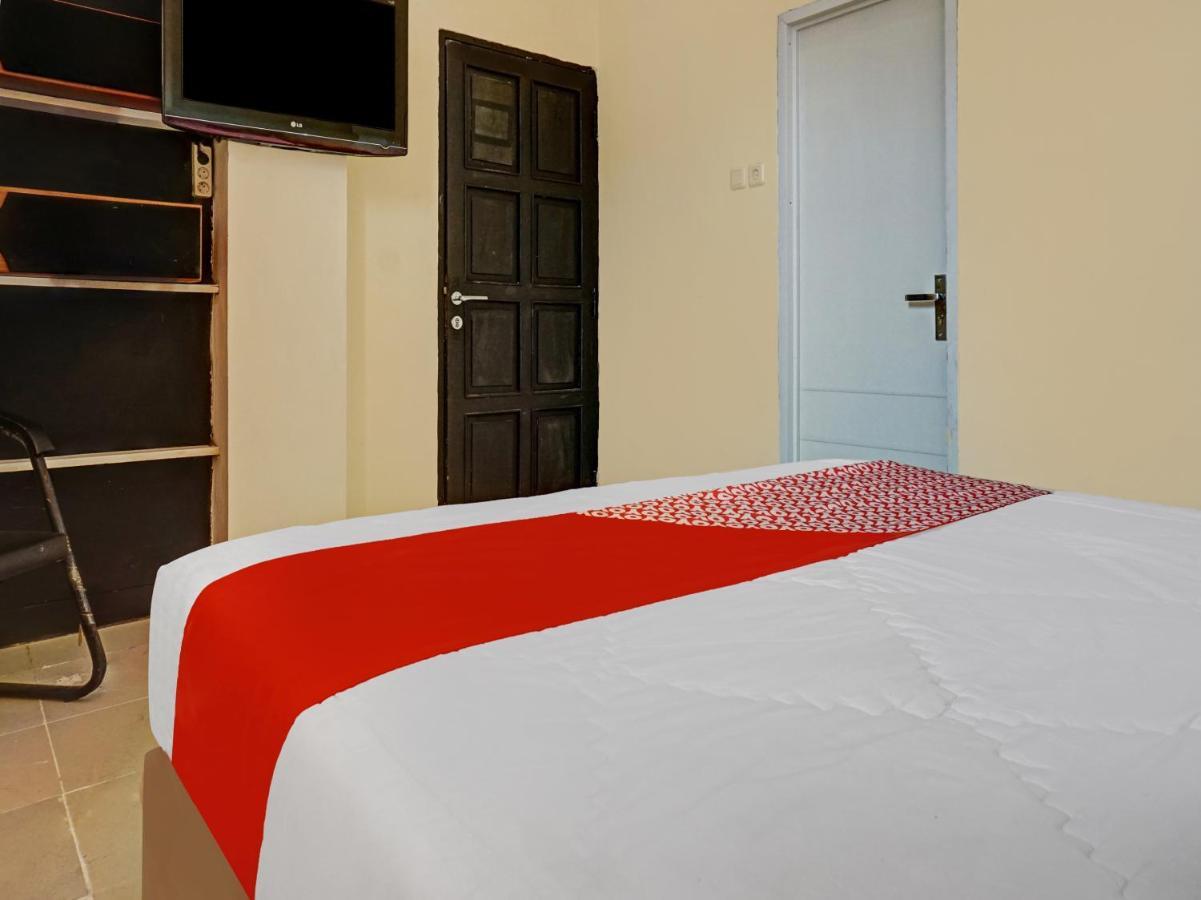 Oyo 90702 Wisma Tobana Kebayoran Mencil Zewnętrze zdjęcie