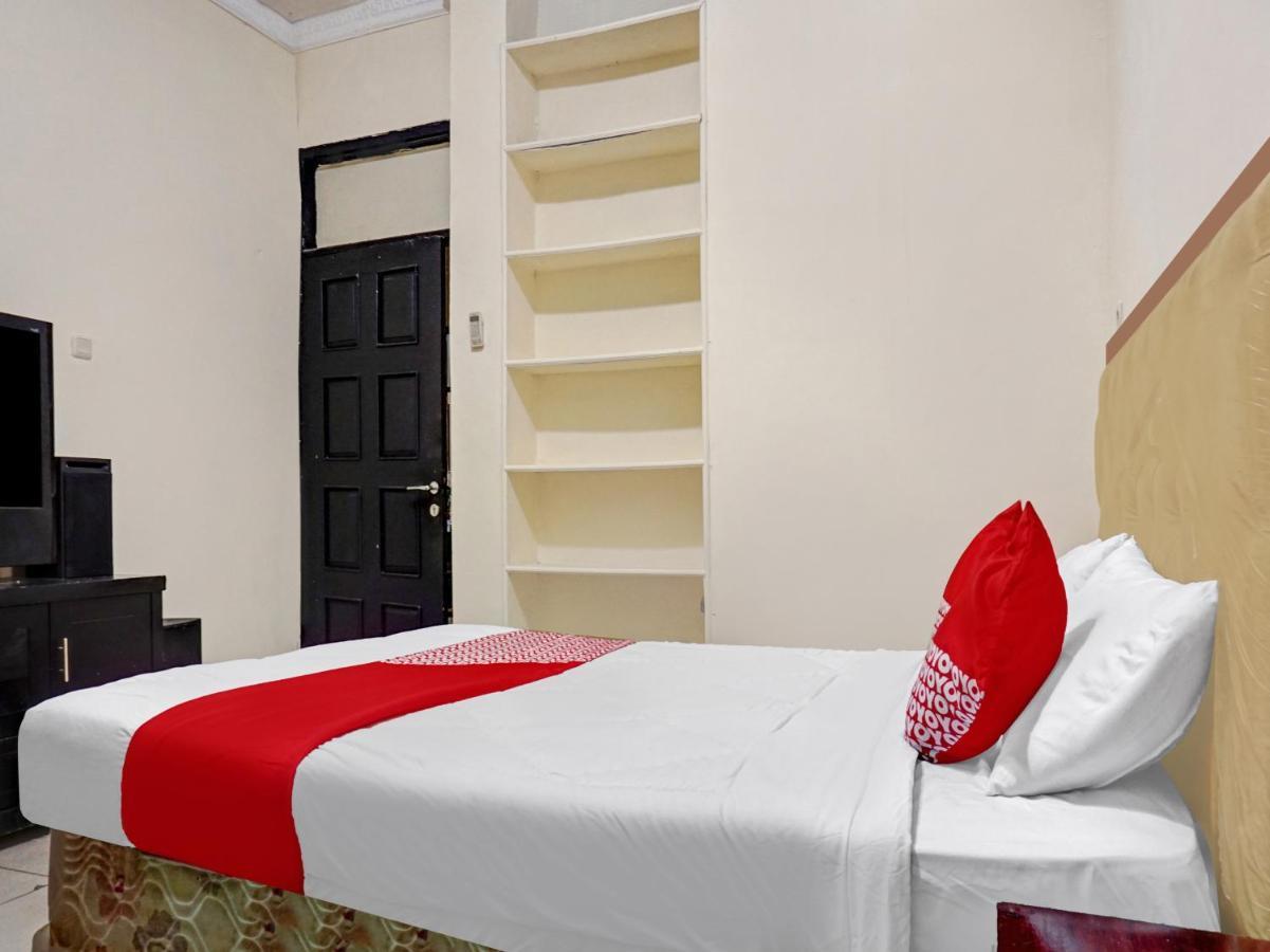 Oyo 90702 Wisma Tobana Kebayoran Mencil Zewnętrze zdjęcie